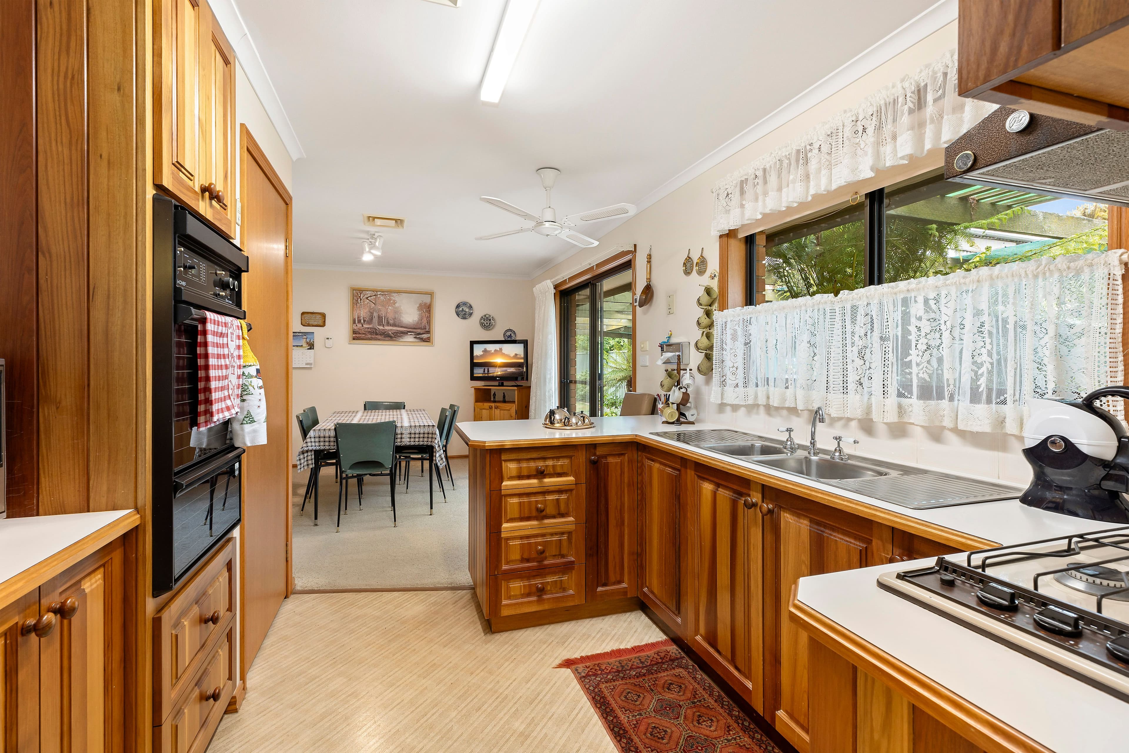 9 Spielberg Court, Wendouree VIC 3355, Wendouree - Thumbnail 2
