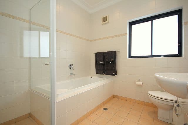 35 Columbine Avenue, BANKSTOWN NSW 2200, Bankstown - Thumbnail 8