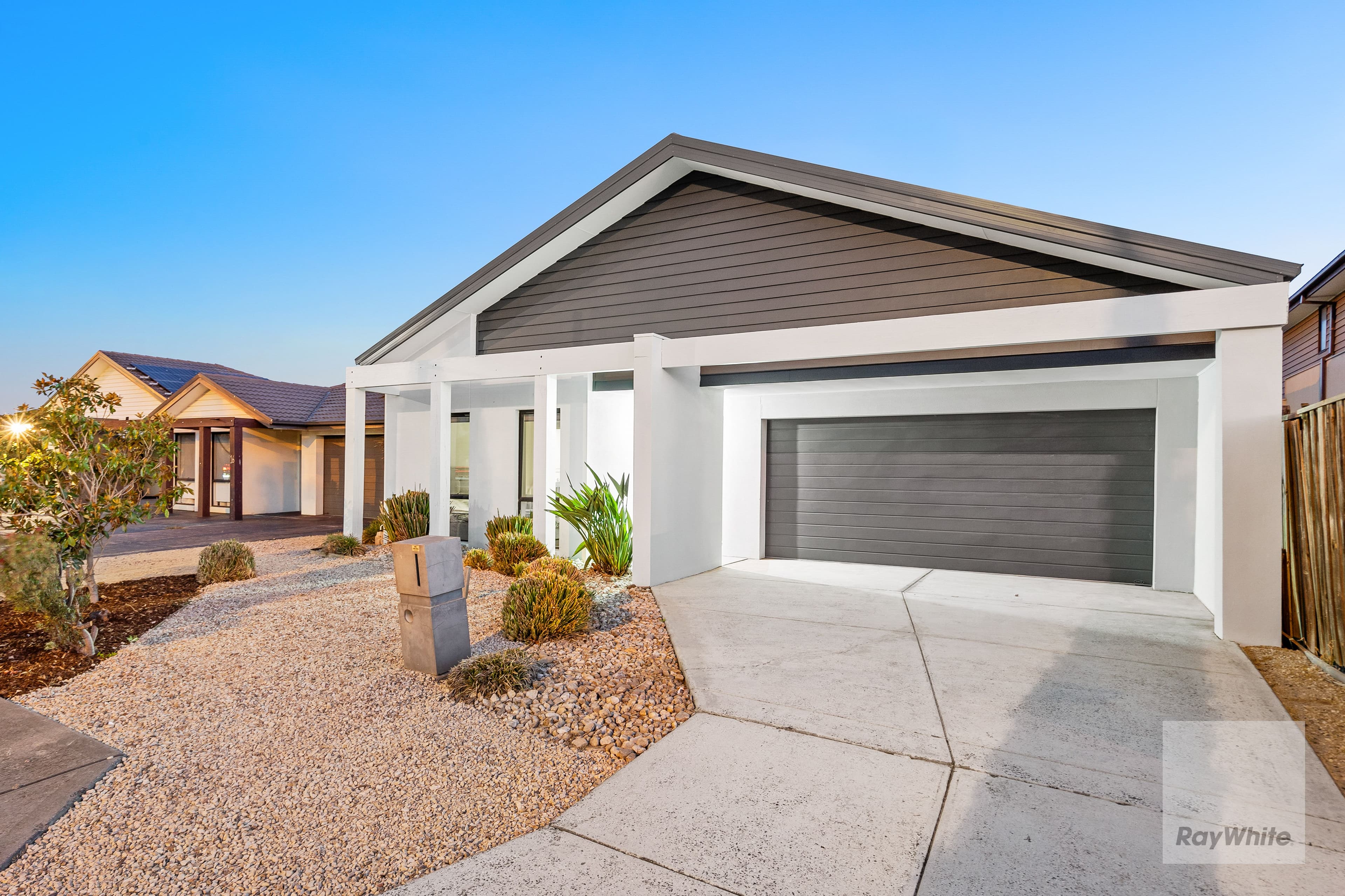 14 Giverny Close, Burnside Heights VIC 3023, Burnside Heights - Thumbnail 2