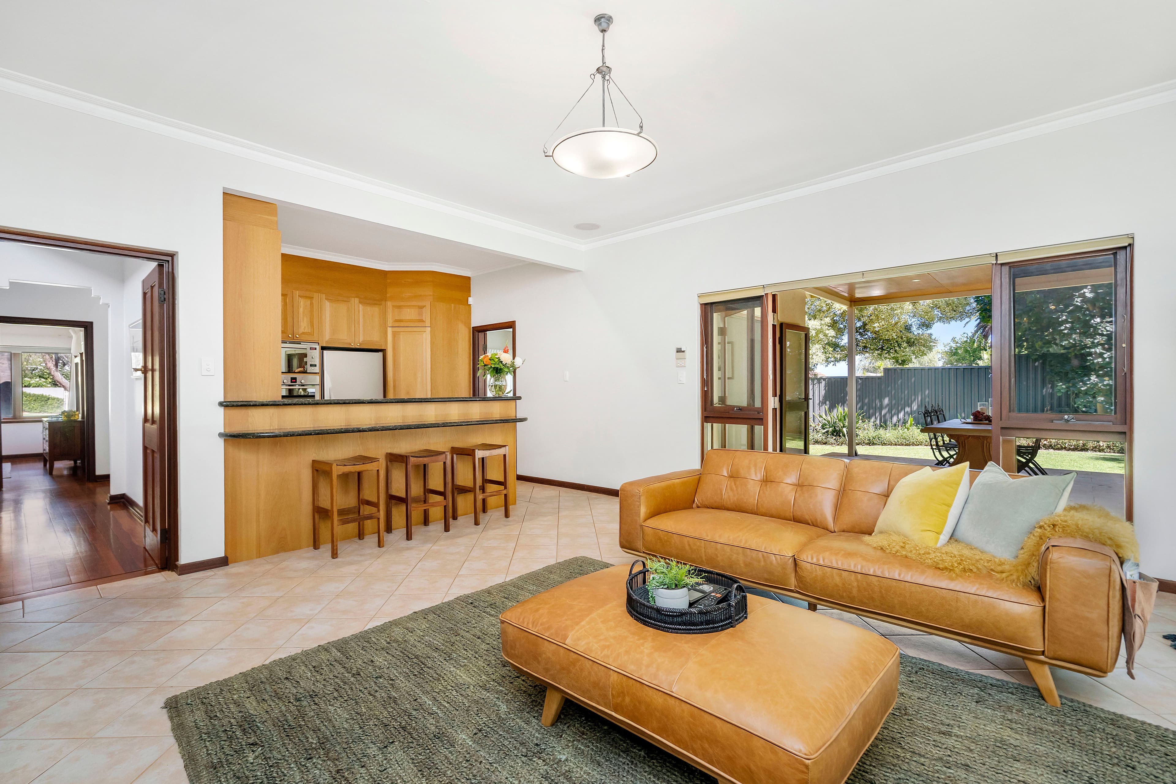 8 Kingsland Avenue, City Beach WA 6015, City Beach - Thumbnail 2