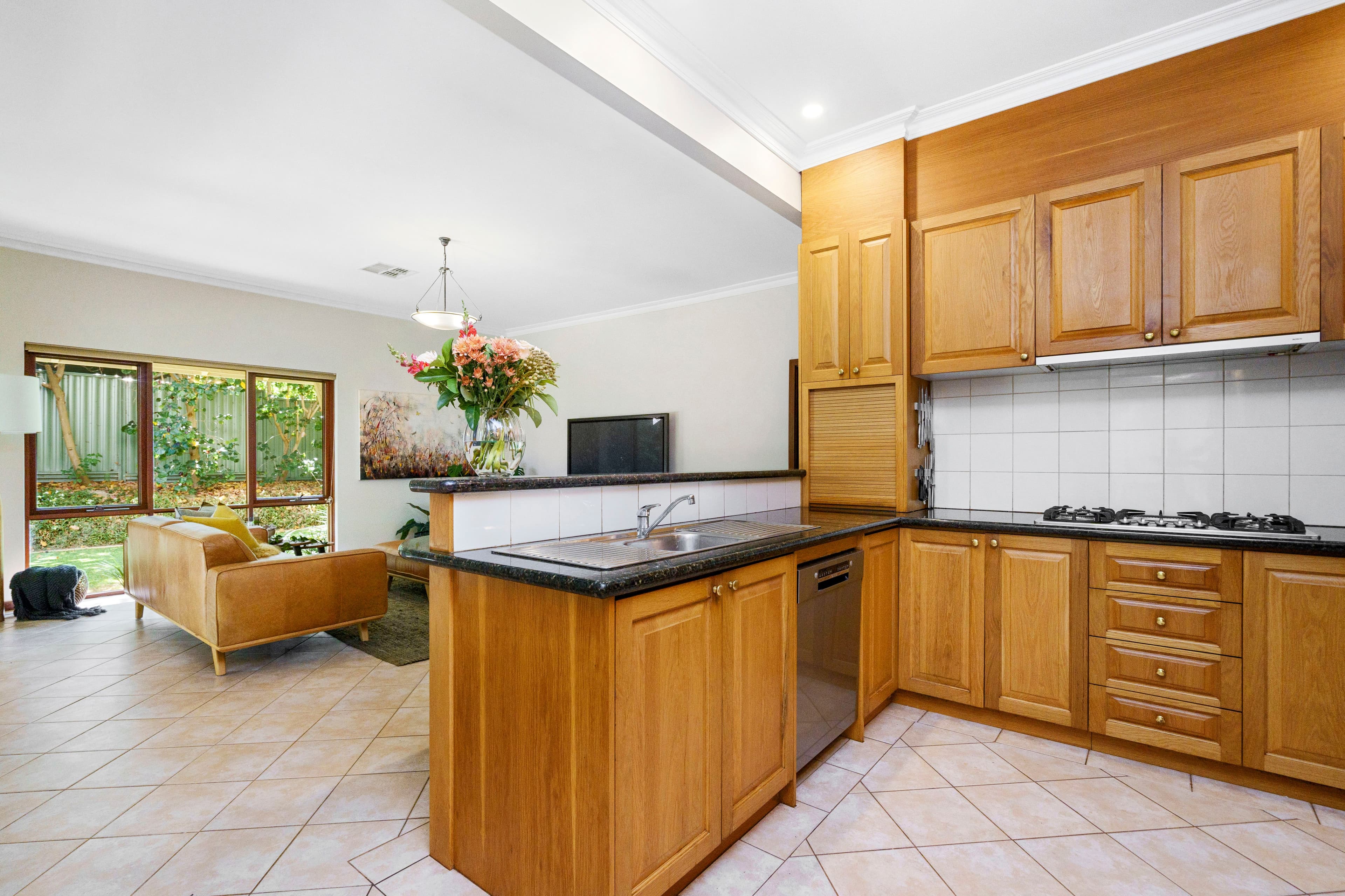 8 Kingsland Avenue, City Beach WA 6015, City Beach - Thumbnail 8