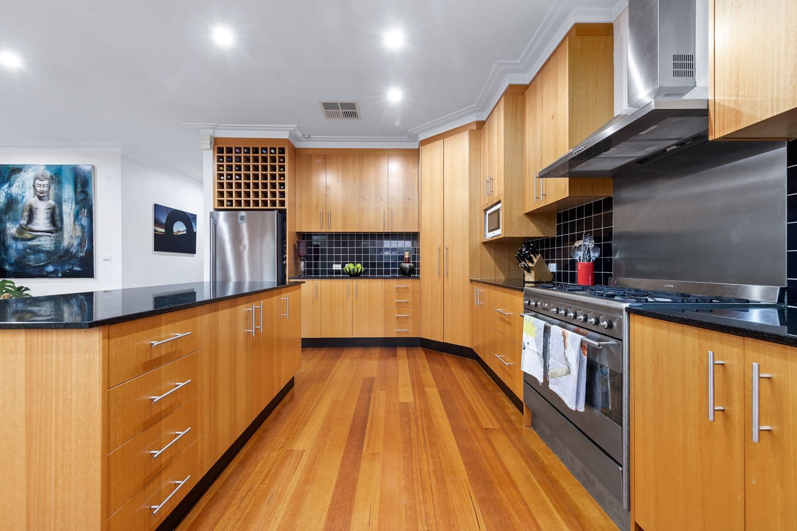 16 Neville Street, Box Hill South VIC 3128, Box Hill South - Thumbnail 2