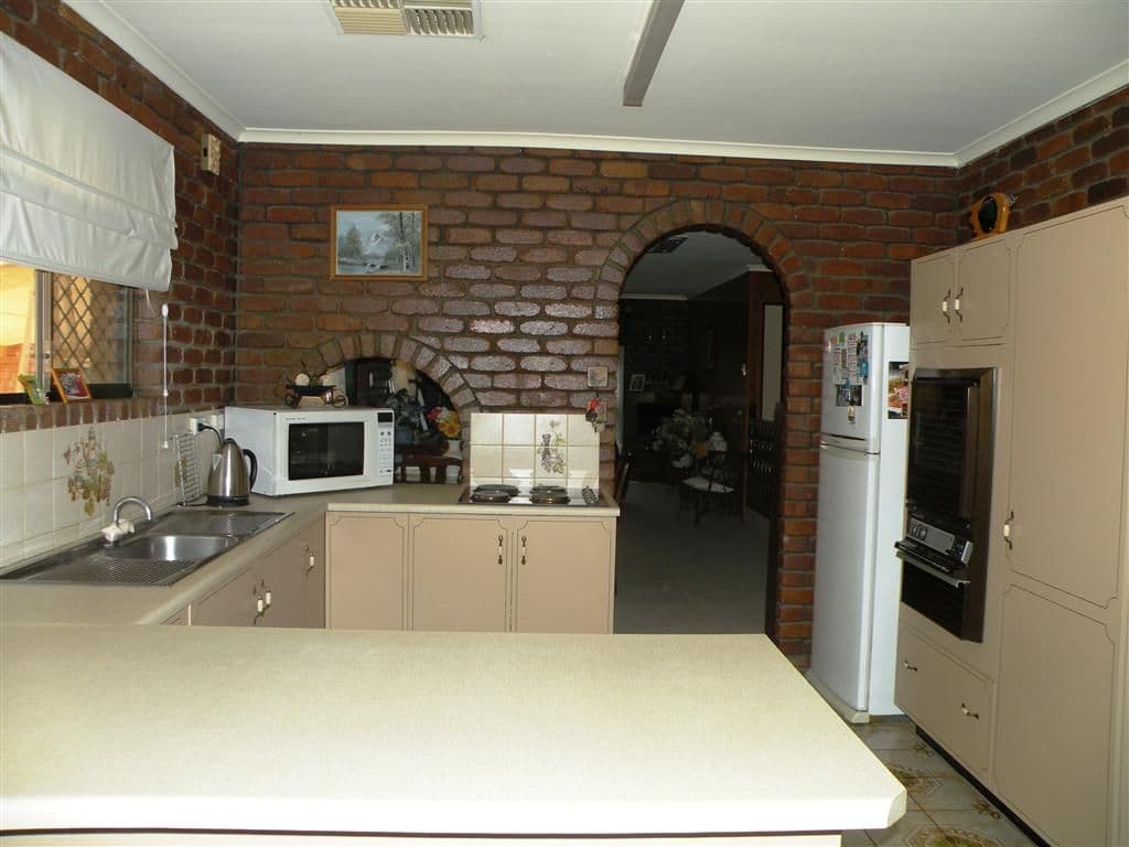 10 Aldridge Avenue, FRENCHVILLE QLD 4701, Frenchville - Thumbnail 3