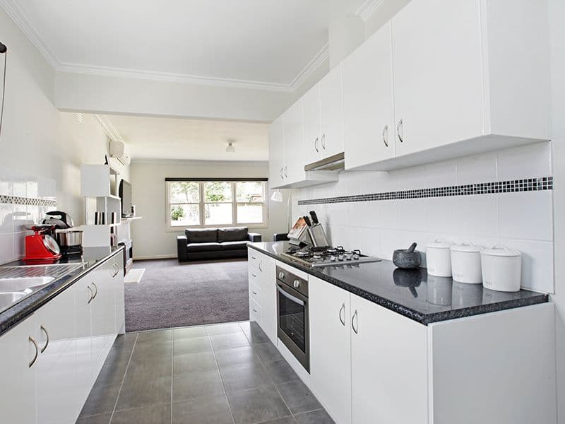 6 Strachan Avenue, MANIFOLD HEIGHTS VIC 3218, Manifold Heights - Thumbnail 3