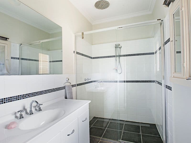 6 Strachan Avenue, MANIFOLD HEIGHTS VIC 3218, Manifold Heights - Thumbnail 8