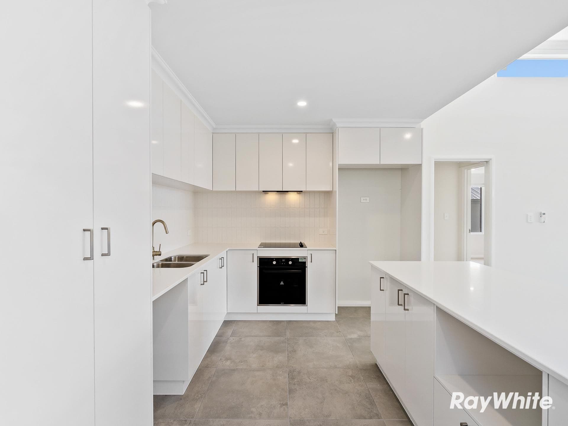 28 Sharland Street, Halls Head WA 6210, Halls Head - Thumbnail 3