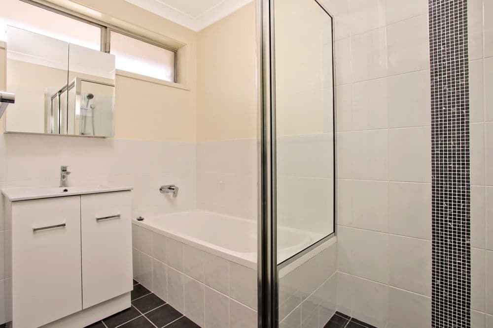 16 Moira Crescent, St Marys - Thumbnail 3