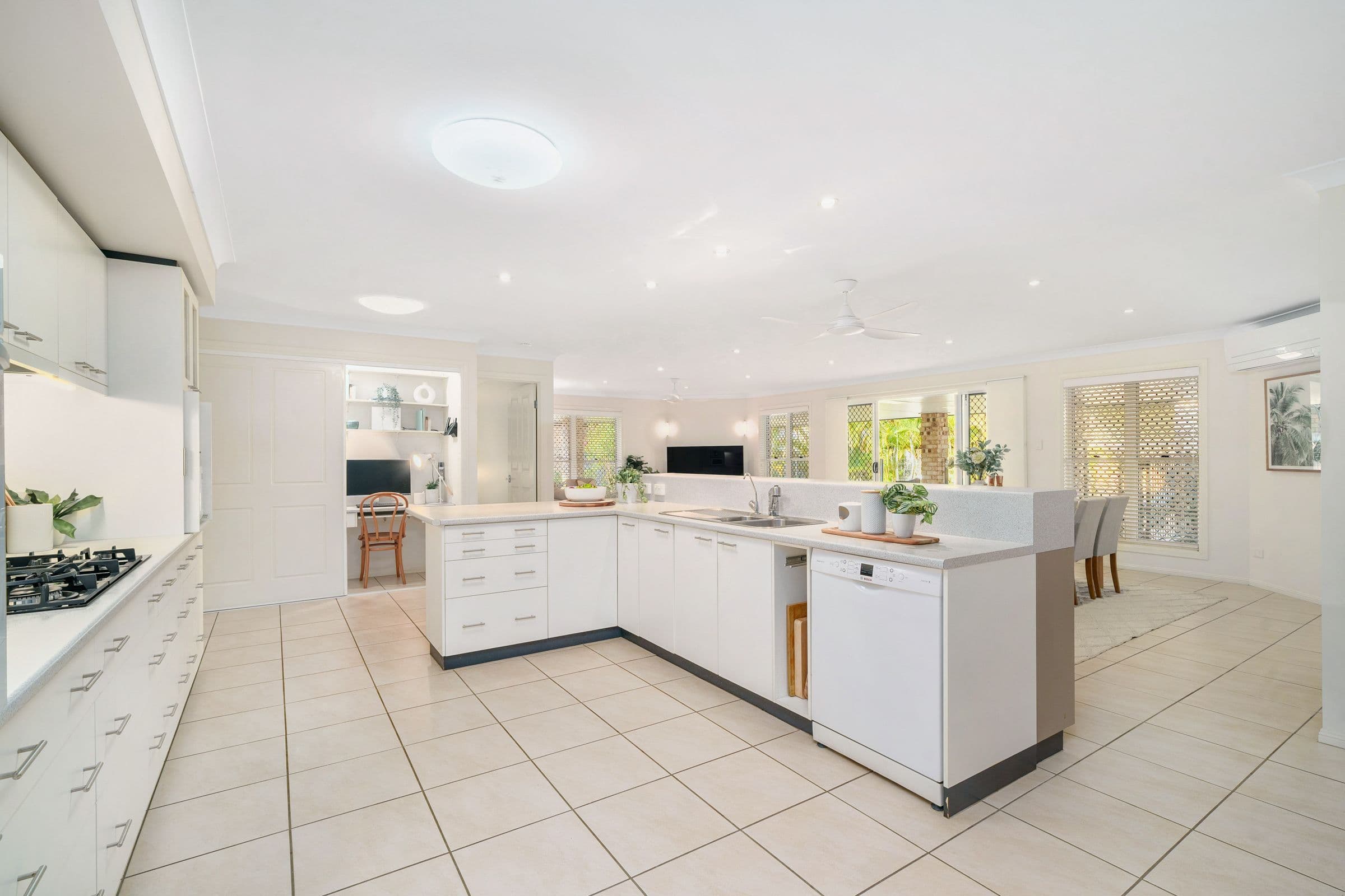 20 Kristen Court, Redcliffe QLD 4020, Redcliffe - Thumbnail 4