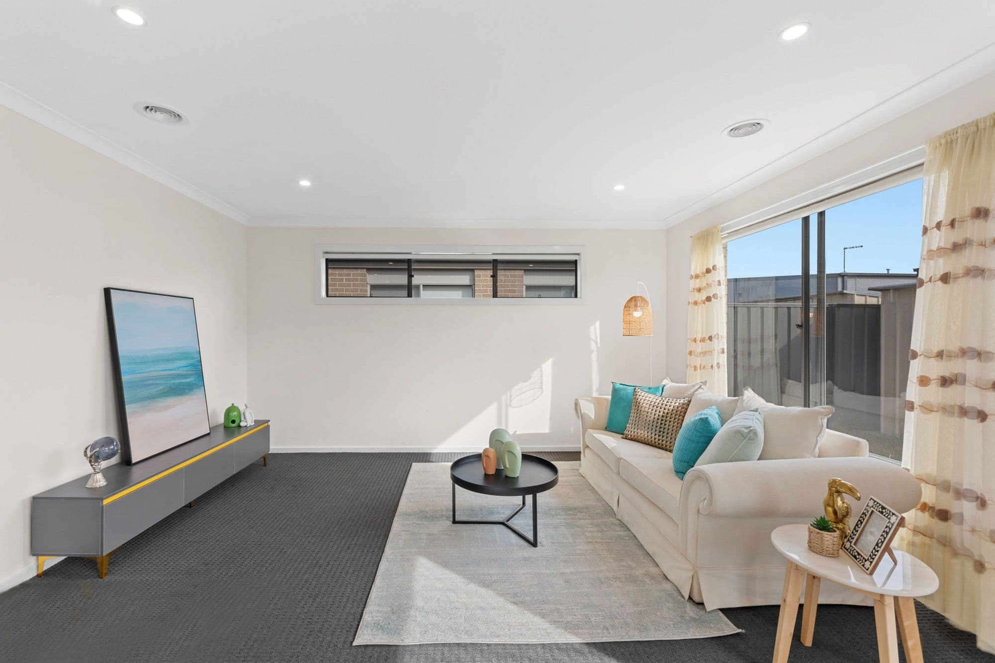 8 Naso Place, Clyde North VIC 3978, Clyde North - Thumbnail 2