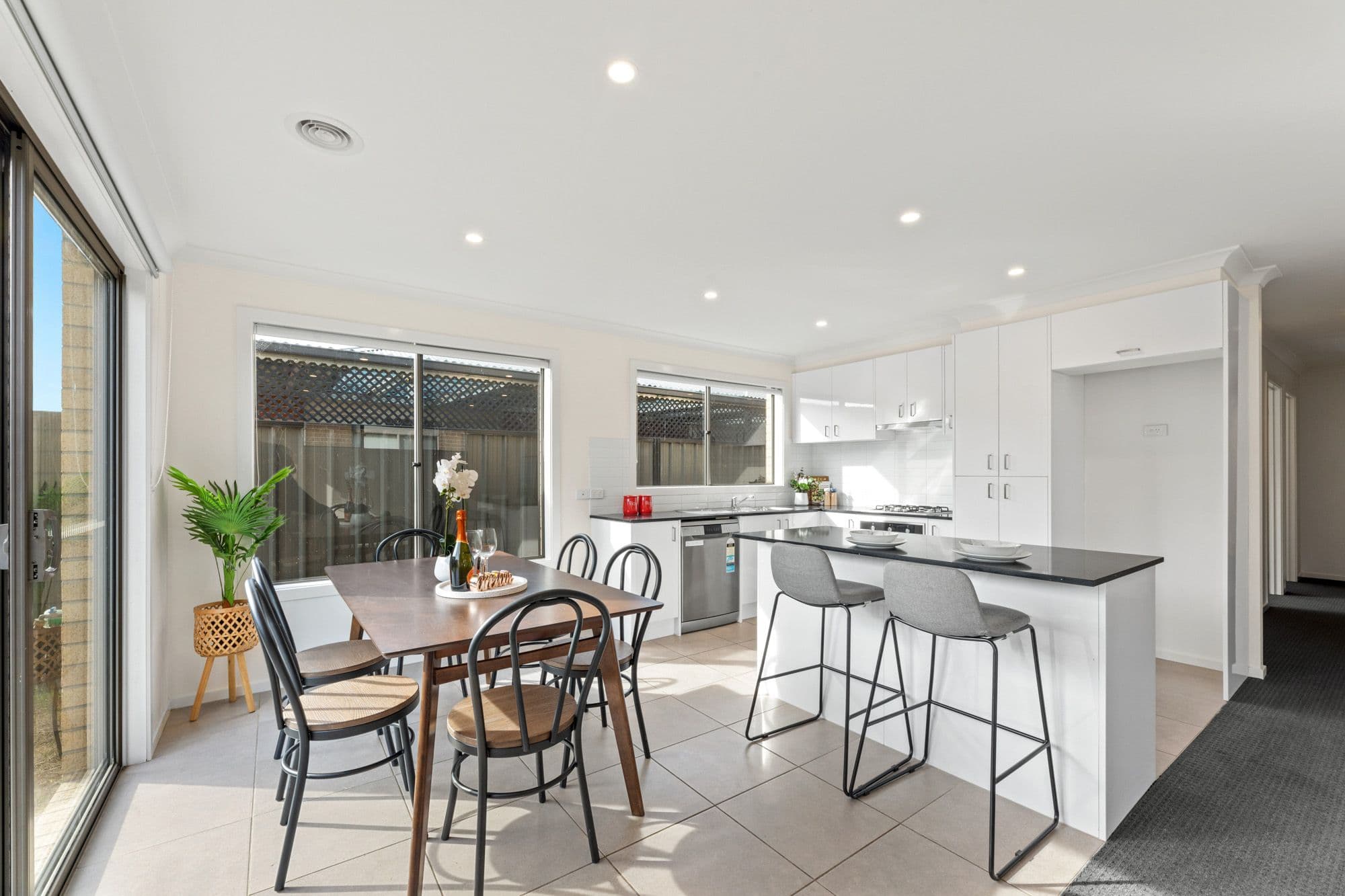 8 Naso Place, Clyde North VIC 3978, Clyde North - Thumbnail 5