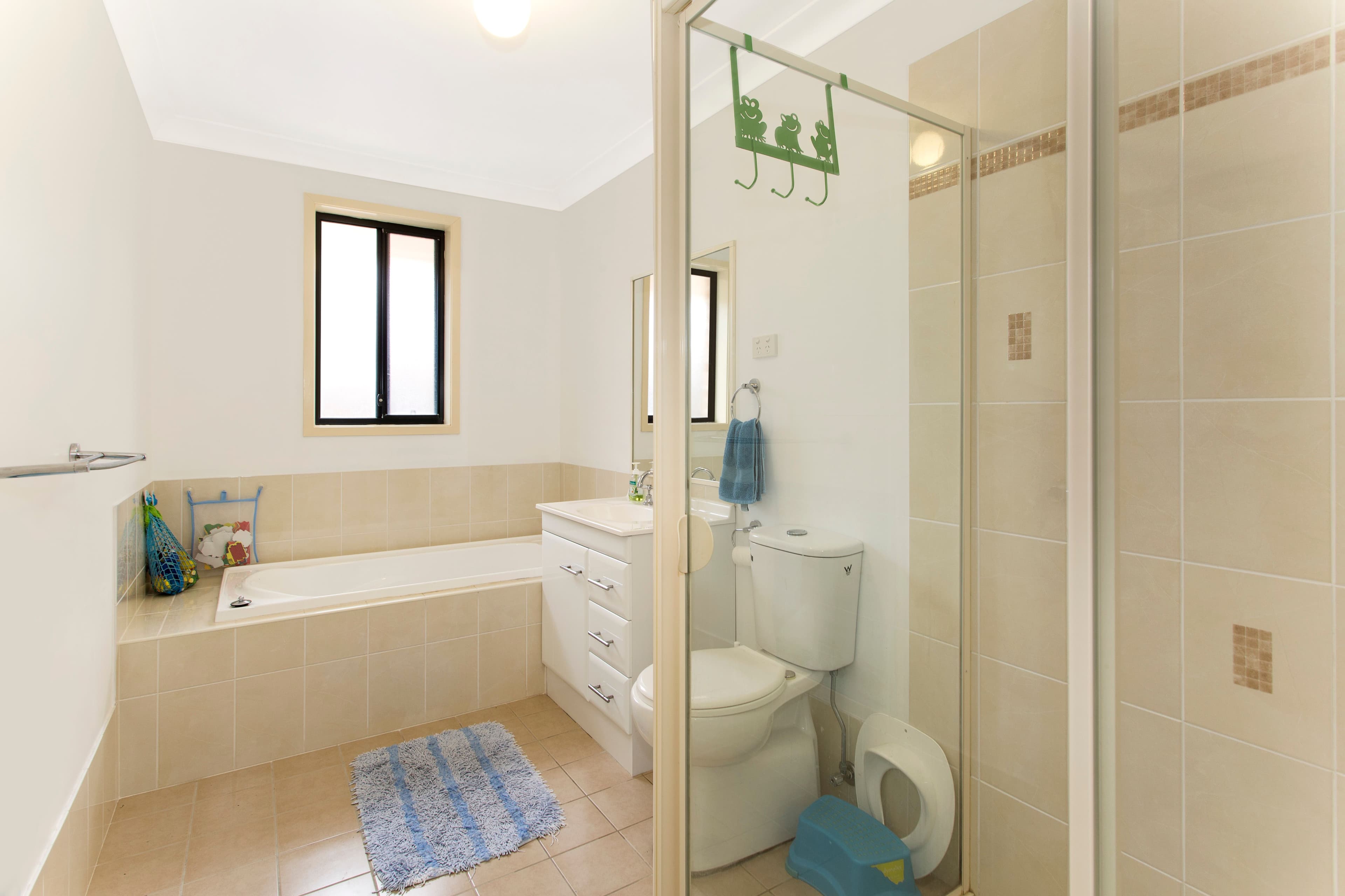 23 Snapdragon Crescent, Hamlyn Terrace - Thumbnail 4