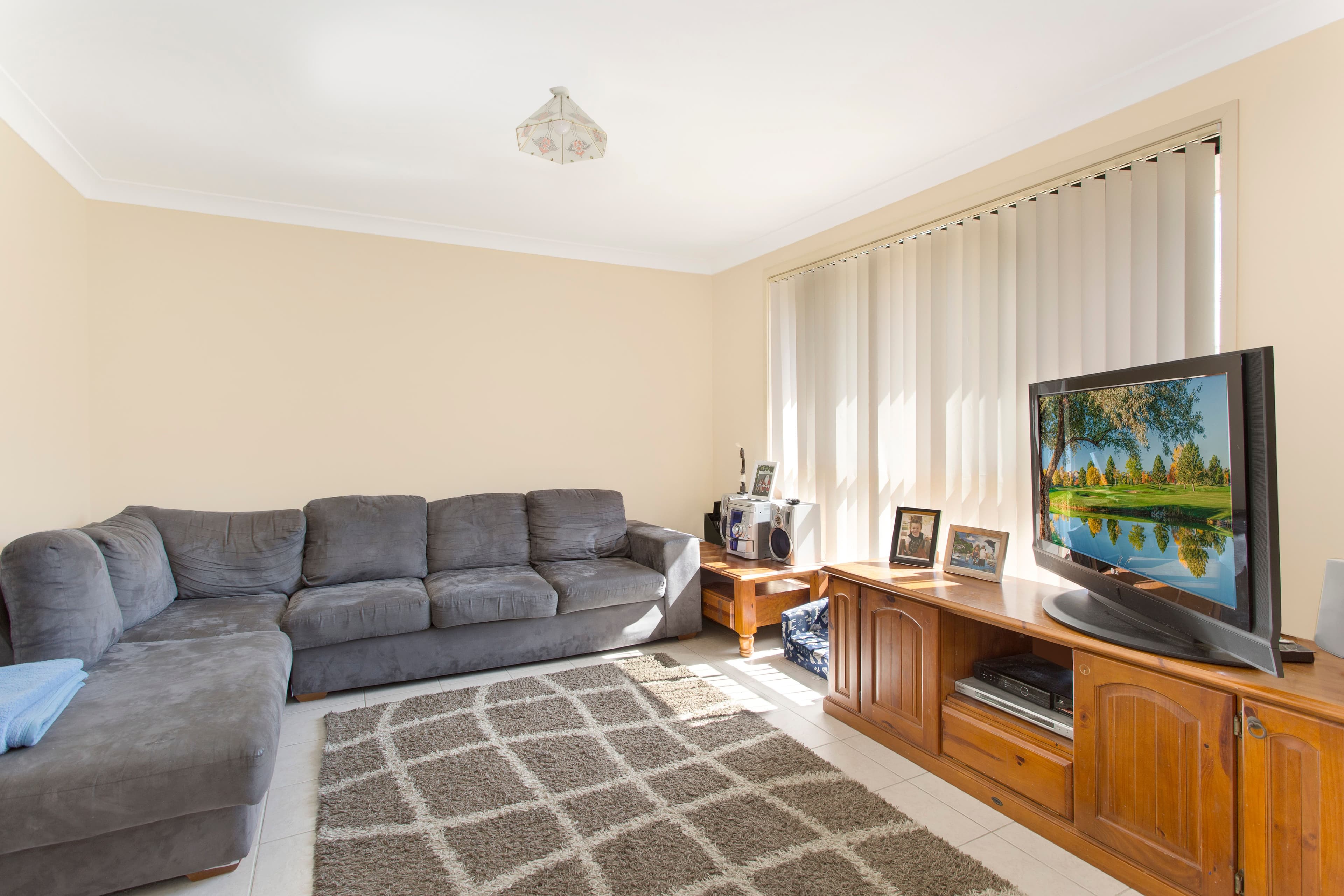 23 Snapdragon Crescent, Hamlyn Terrace - Thumbnail 5