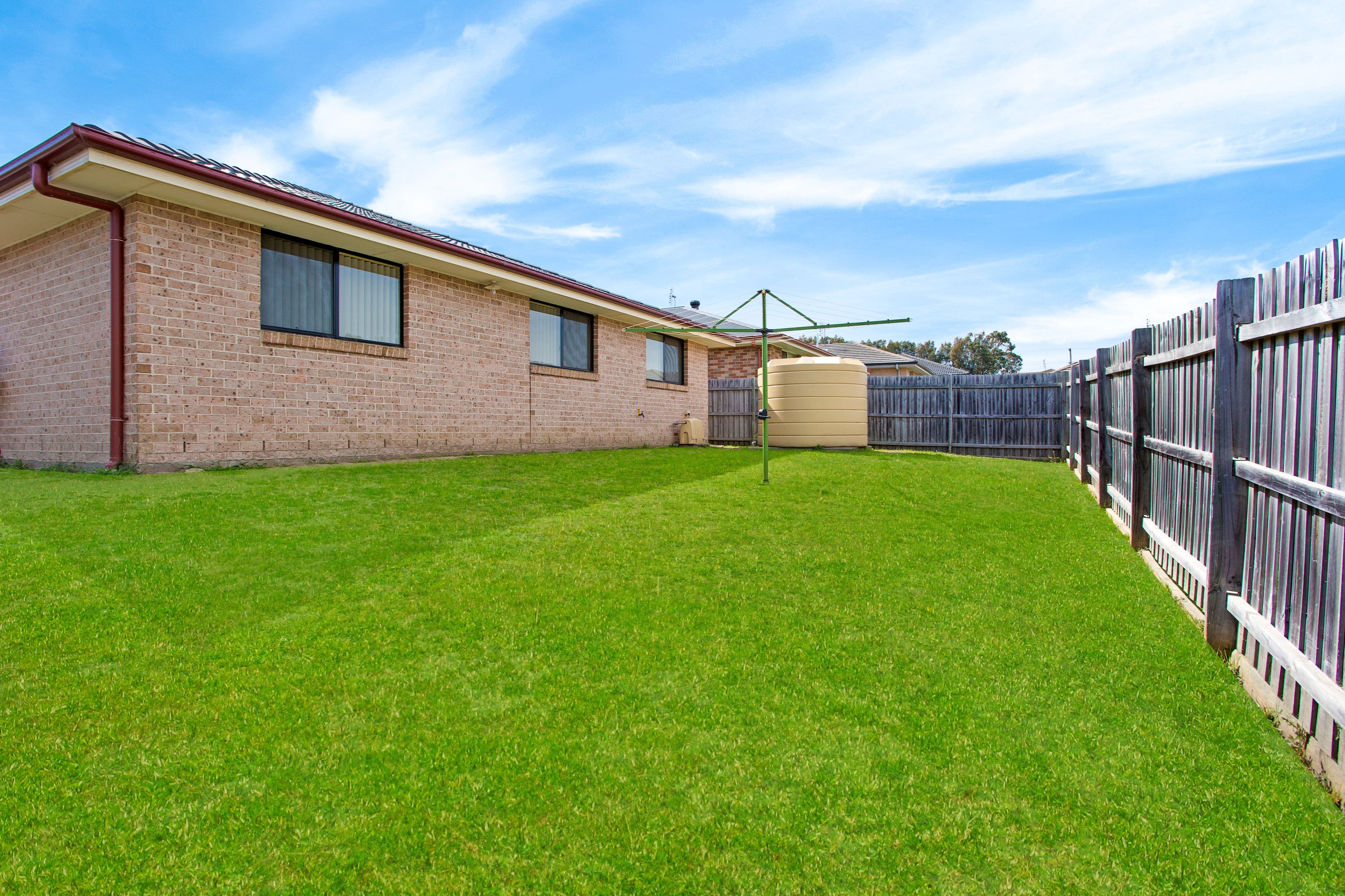 23 Snapdragon Crescent, Hamlyn Terrace - Thumbnail 6
