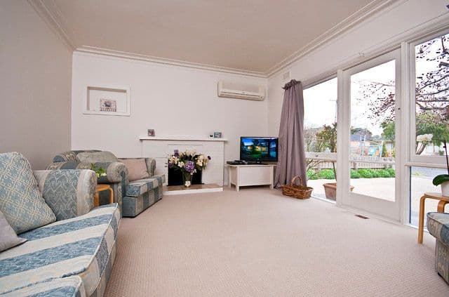 6 Gidgee Court, WANTIRNA SOUTH VIC 3152, Wantirna South - Thumbnail 2