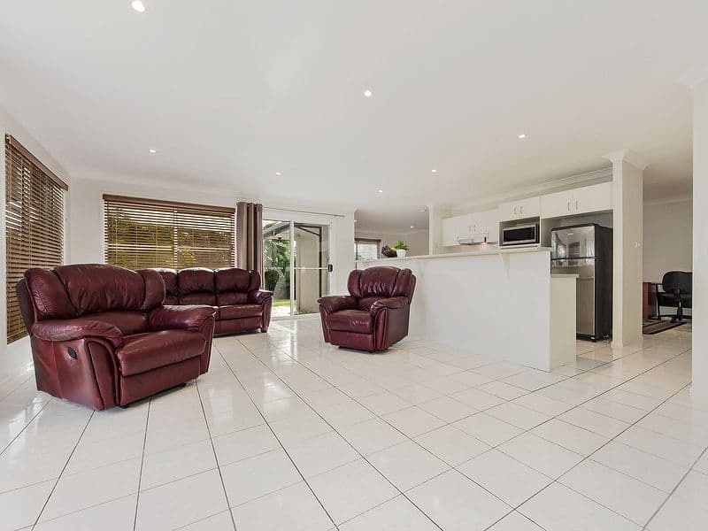 8 Islay Court, Merrimac QLD 4226, Merrimac - Thumbnail 3