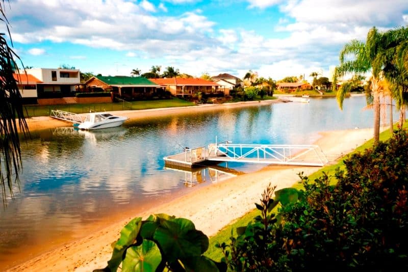 8 Moola Court, BROADBEACH WATERS QLD 4218, Broadbeach Waters - Thumbnail 2