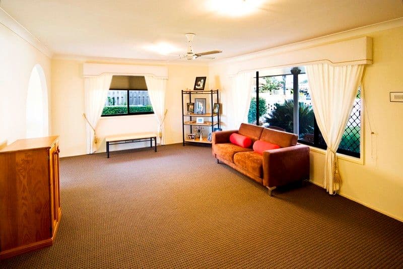 8 Moola Court, BROADBEACH WATERS QLD 4218, Broadbeach Waters - Thumbnail 4