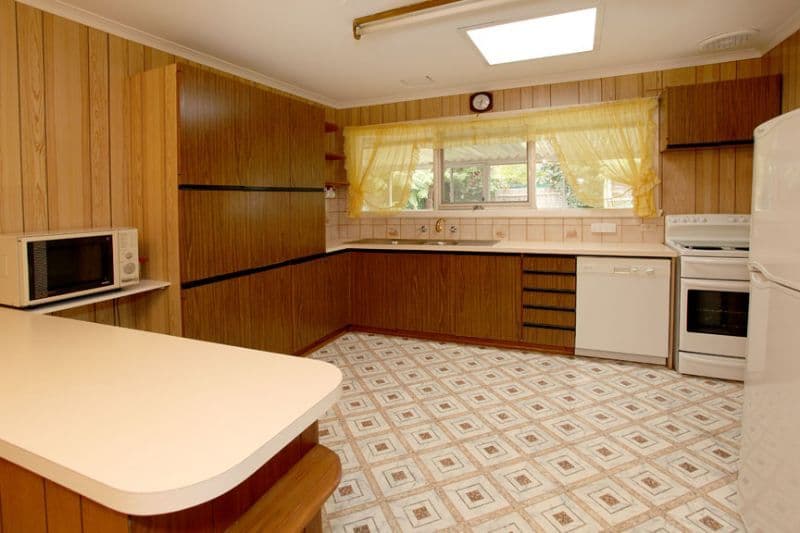 33 Ranfurlie Drive, GLEN WAVERLEY VIC 3150, Glen Waverley - Thumbnail 2