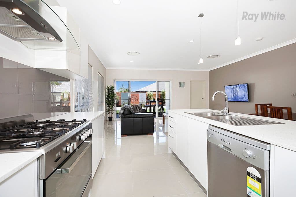 7 Troon Street, North Lakes QLD 4509, North Lakes - Thumbnail 2