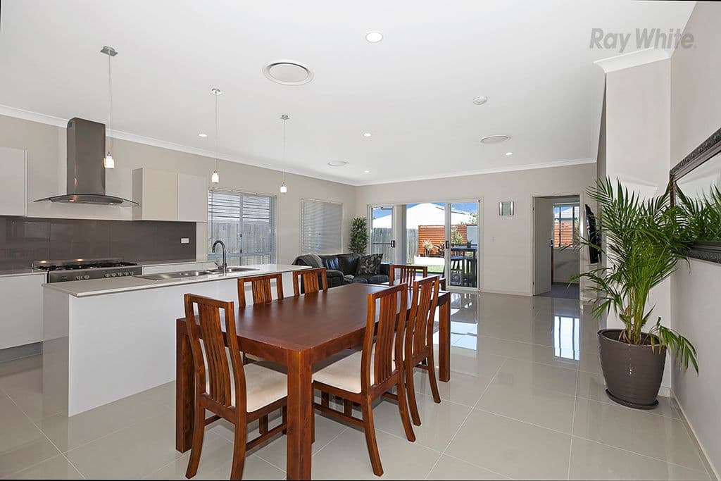 7 Troon Street, North Lakes QLD 4509, North Lakes - Thumbnail 3