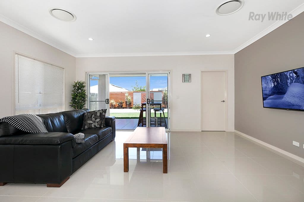7 Troon Street, North Lakes QLD 4509, North Lakes - Thumbnail 5
