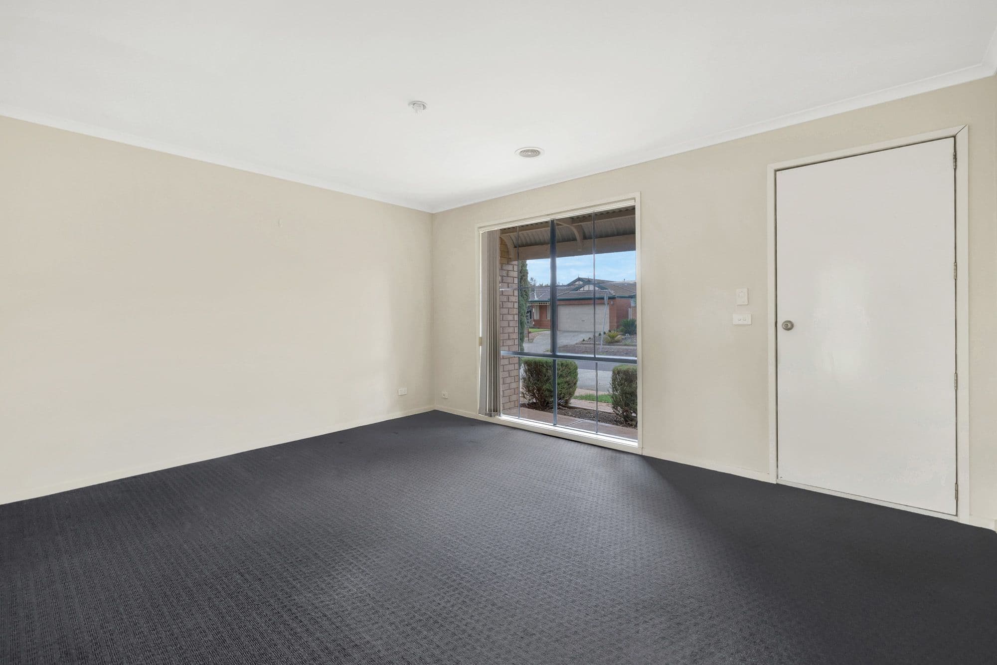 3 Stringybark Close, Wyndham Vale VIC 3024, Wyndham Vale - Thumbnail 2
