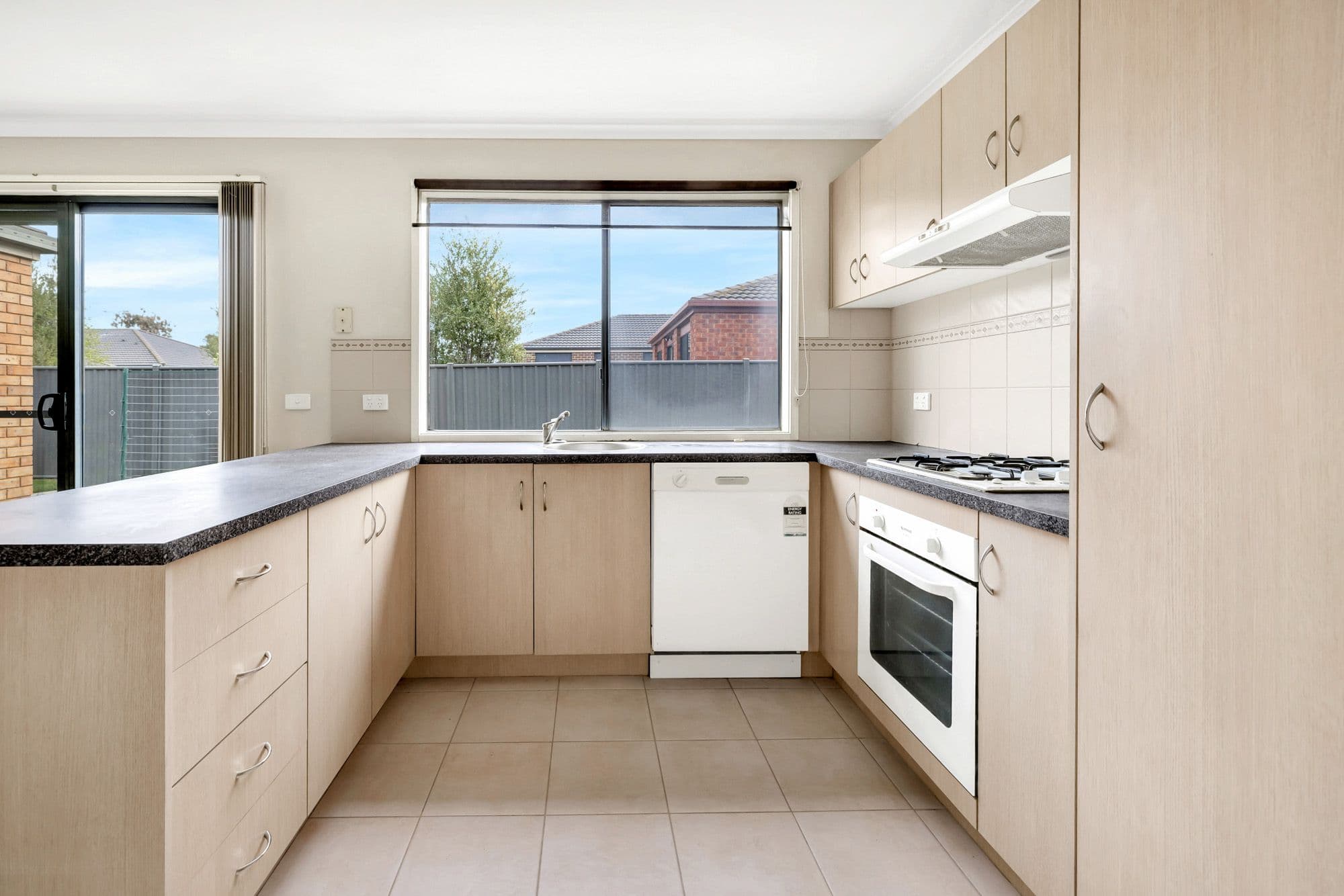 3 Stringybark Close, Wyndham Vale VIC 3024, Wyndham Vale - Thumbnail 6