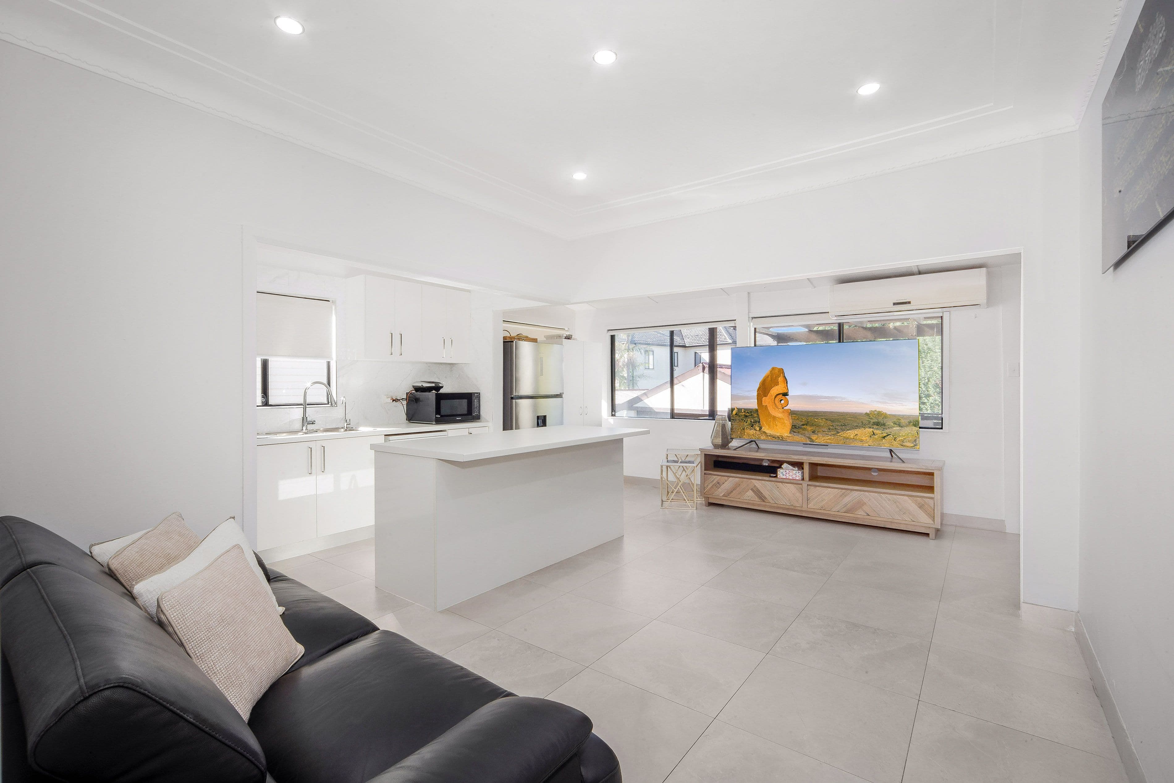 279 Roberts Road, Greenacre NSW 2190, Greenacre - Thumbnail 3
