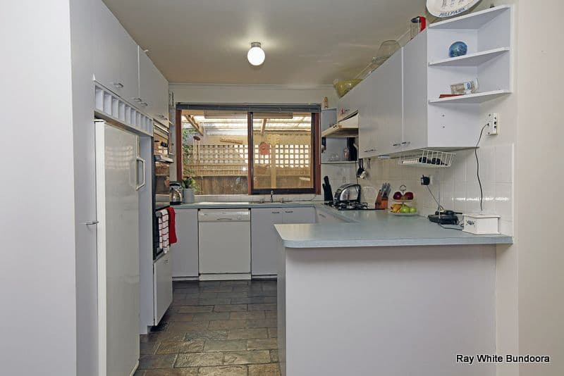 121 Woolnough Drive, MILL PARK VIC 3082, Mill Park - Thumbnail 4