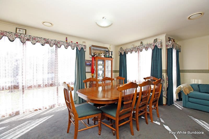 121 Woolnough Drive, MILL PARK VIC 3082, Mill Park - Thumbnail 5