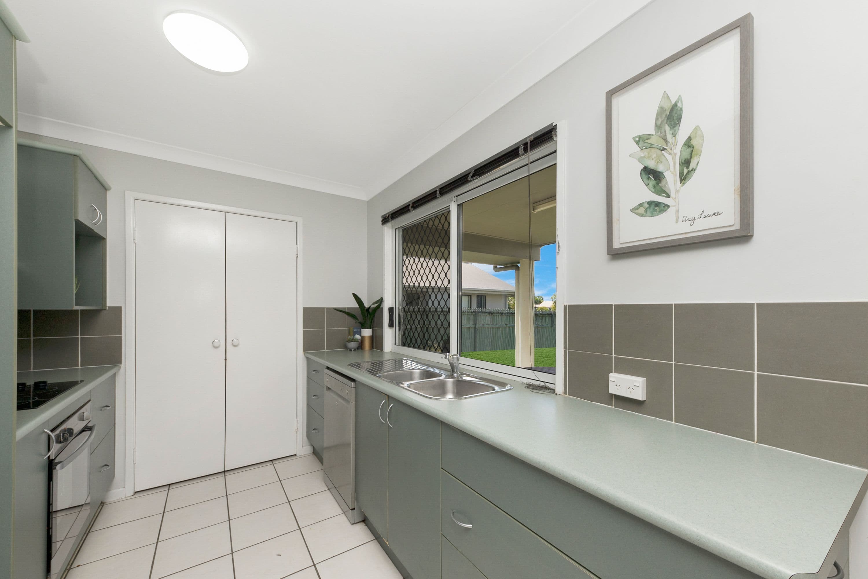 13 Fitzgerald Crescent, Kirwan QLD 4817, Kirwan - Thumbnail 2