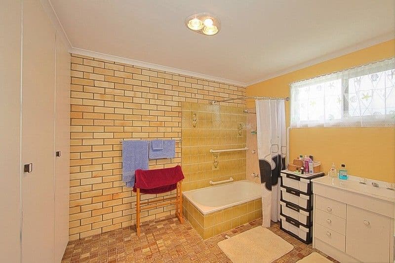81 Mackerel Street, WOODGATE QLD 4660, Woodgate - Thumbnail 5