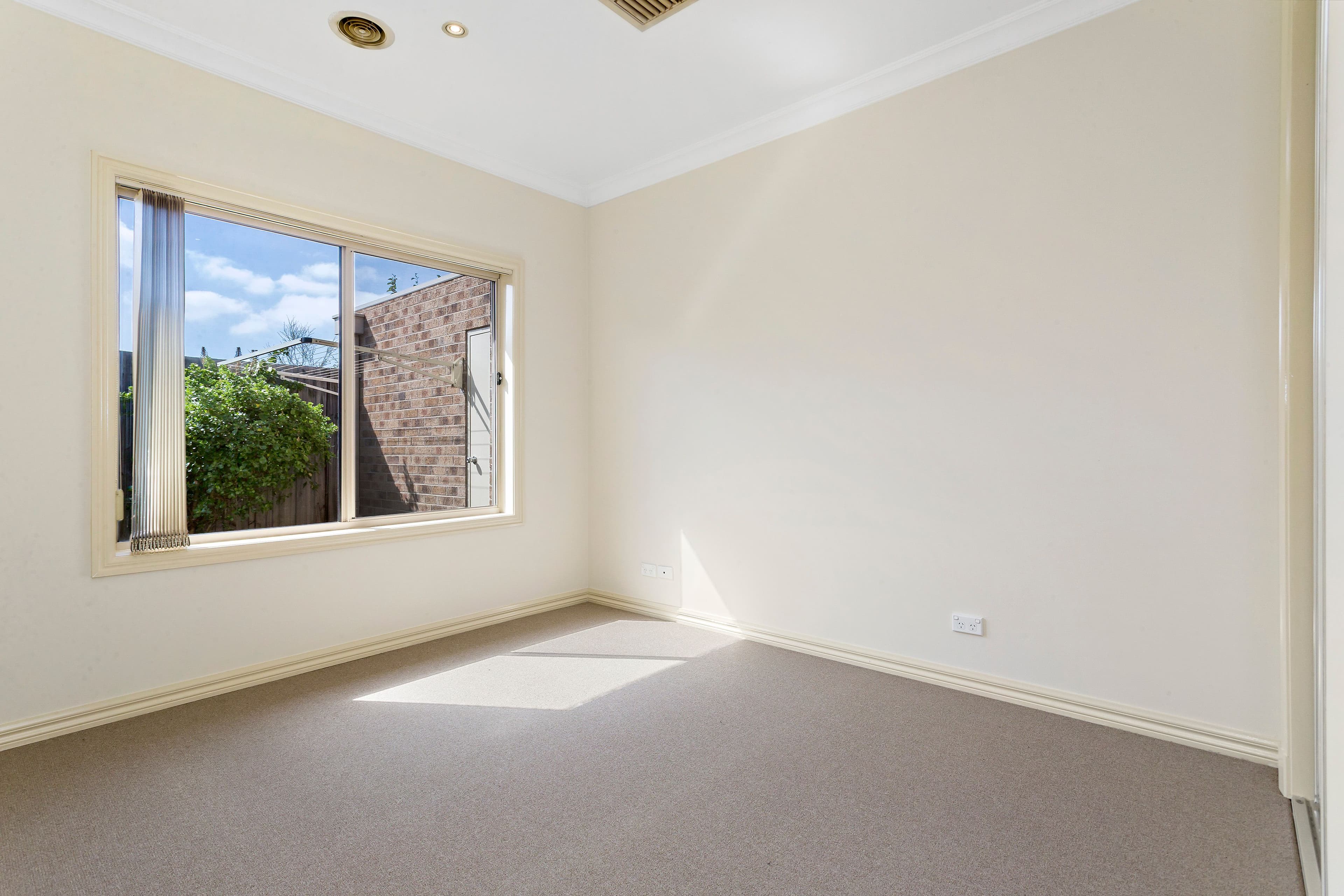 11 Central Avenue, Thomastown VIC 3074, Thomastown - Thumbnail 2