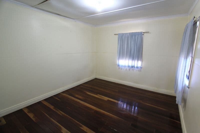 1 Armstrong Street, CHARLEVILLE QLD 4470, Charleville - Thumbnail 4