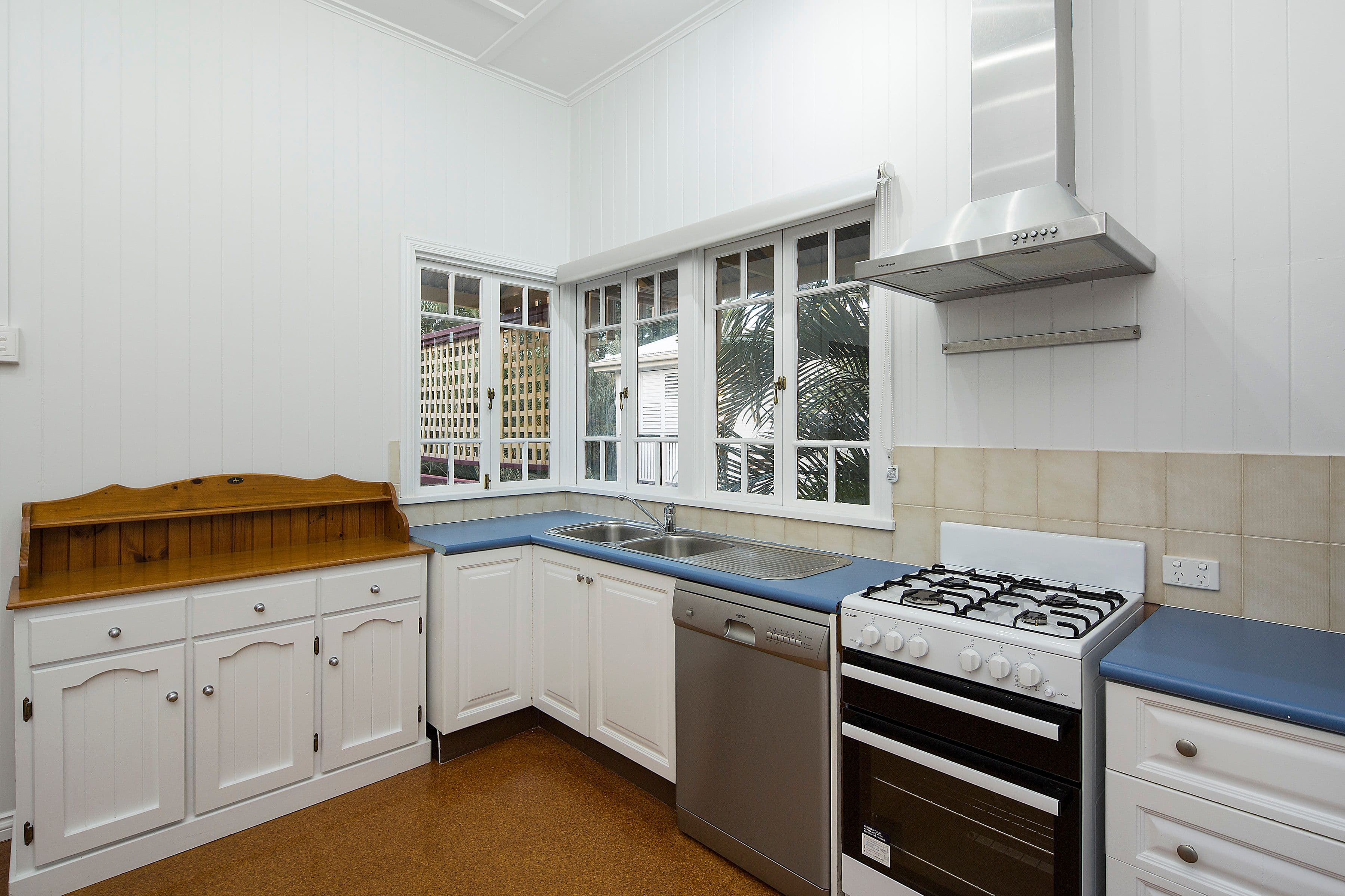 70 Kitchener Street, Sherwood QLD 4075, Sherwood - Thumbnail 2