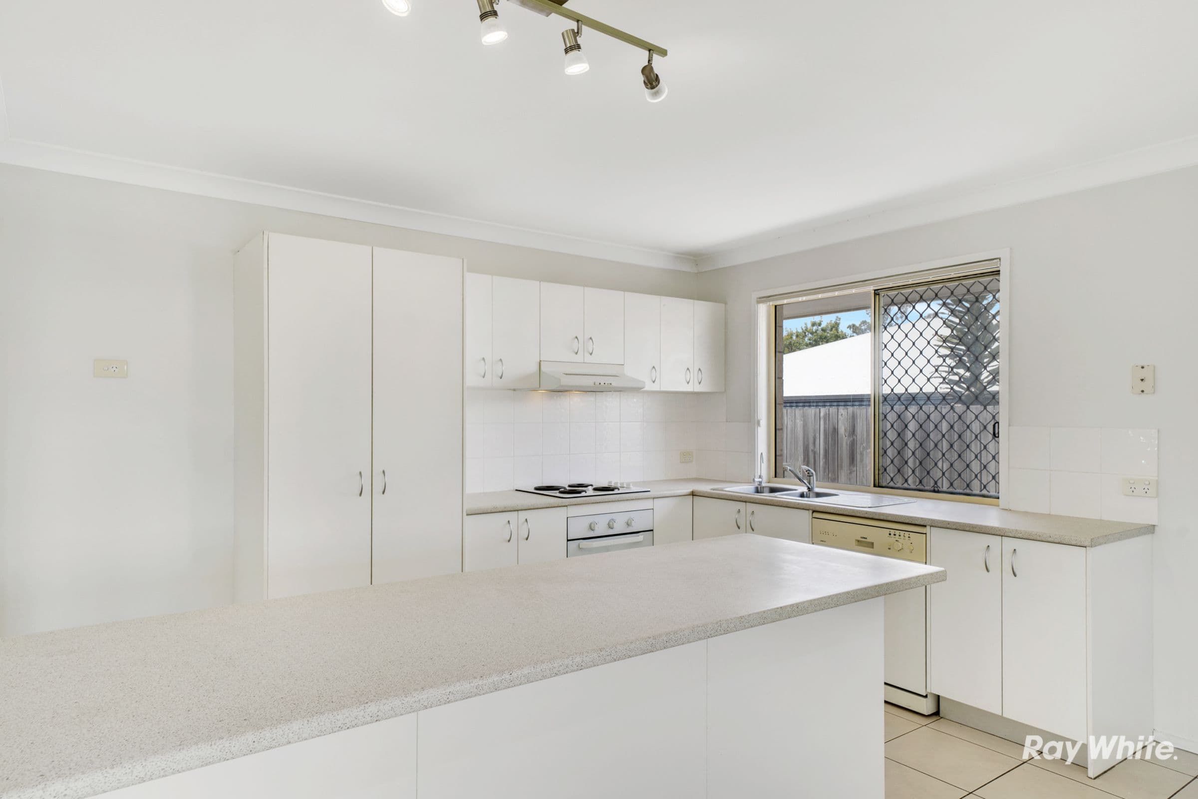 11 Sally Drive, Marsden QLD 4132, Marsden - Thumbnail 3