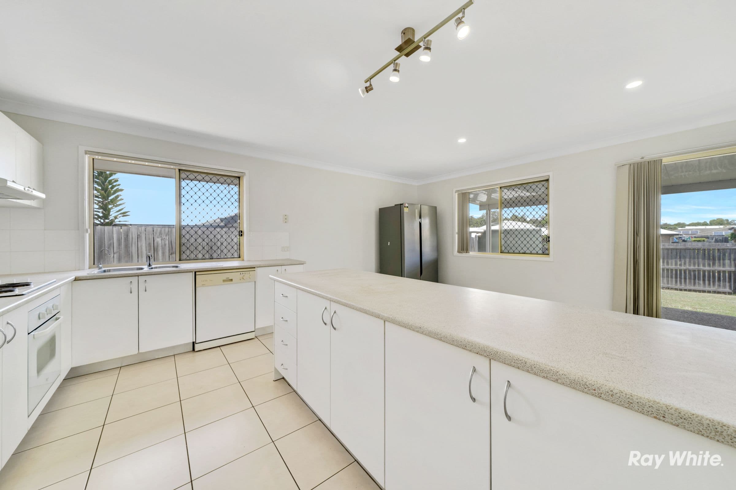 11 Sally Drive, Marsden QLD 4132, Marsden - Thumbnail 4