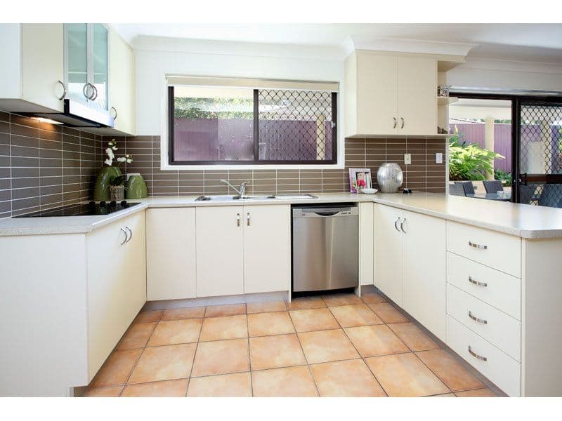 25 Holder Street, WISHART QLD 4122, Wishart - Thumbnail 4