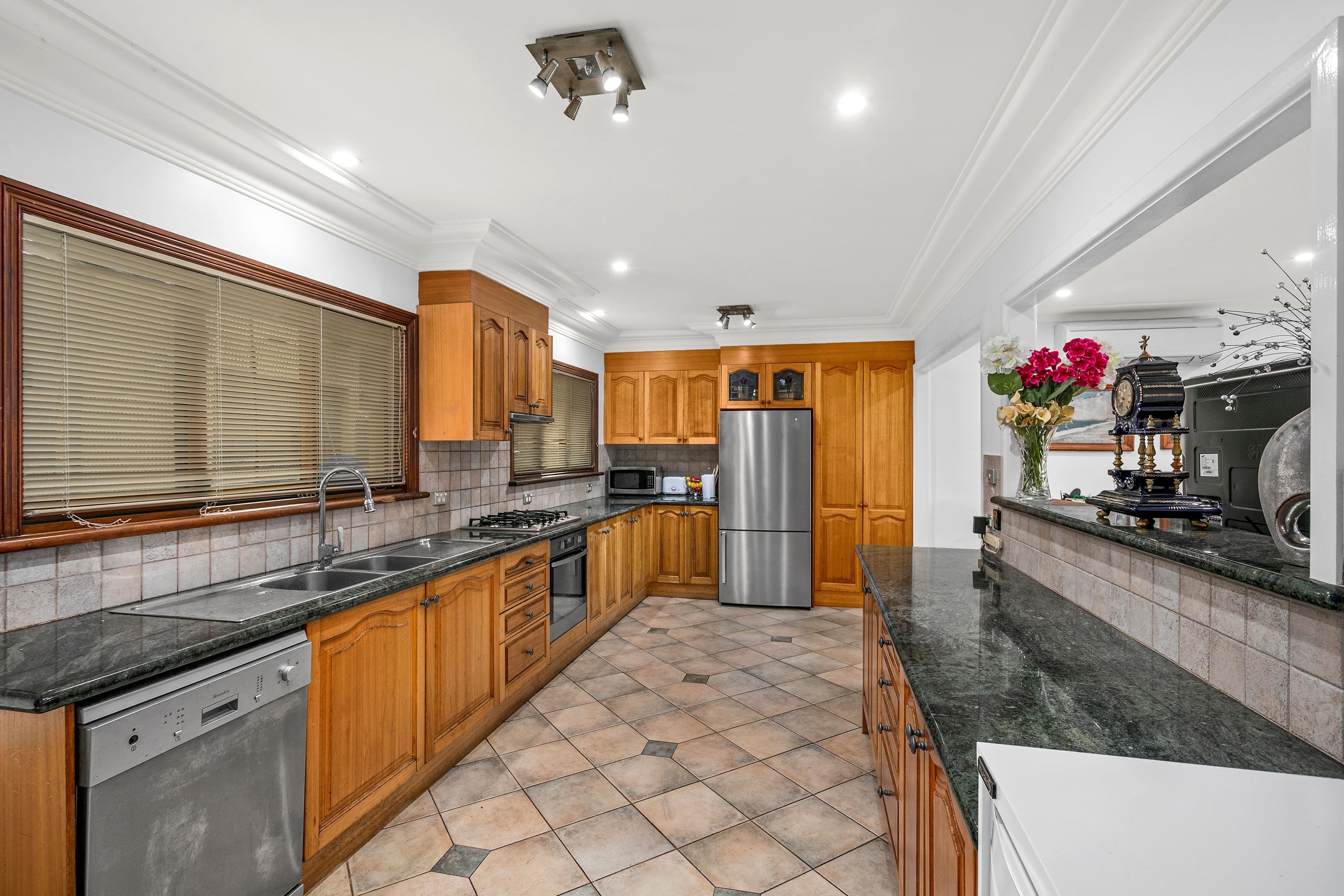 130 Lorraine Street, Peakhurst Heights NSW 2210, Peakhurst Heights - Thumbnail 4