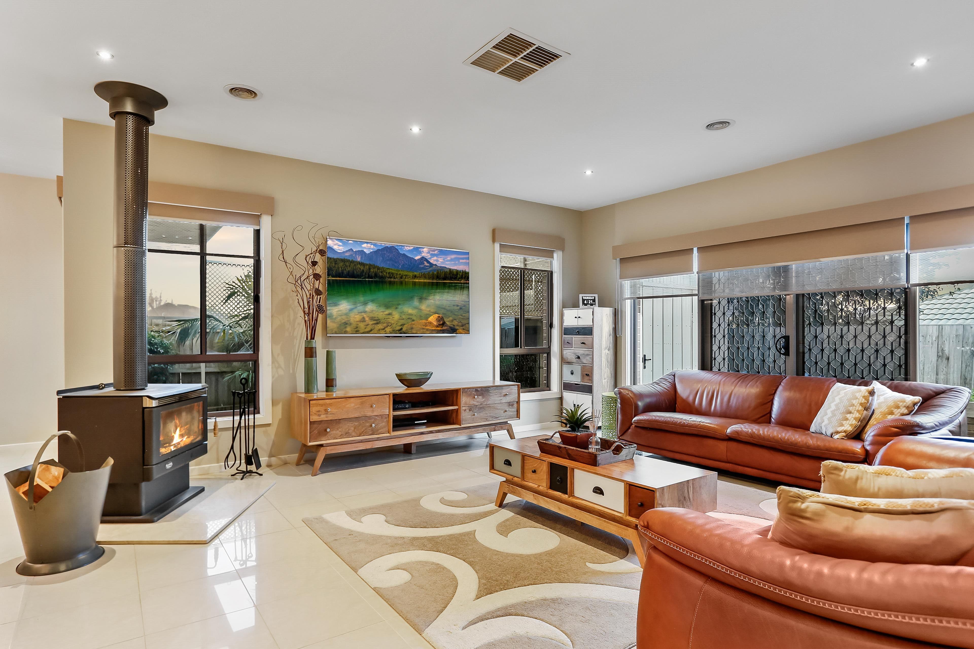 16 Yellowstone Court, Roxburgh Park VIC 3064, Roxburgh Park - Thumbnail 2