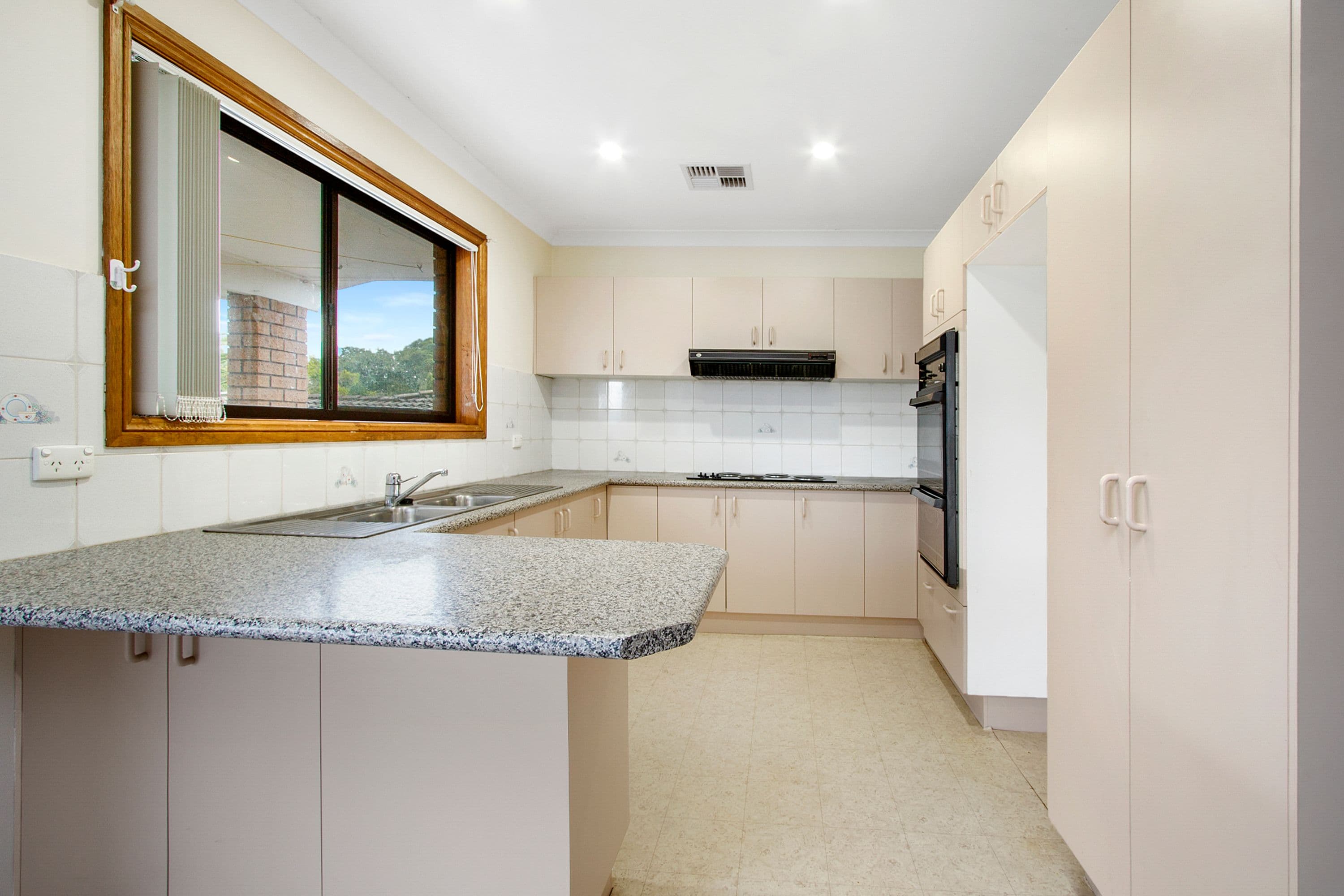 16 Rutherglen Avenue, Hobartville NSW 2753, Hobartville - Thumbnail 6