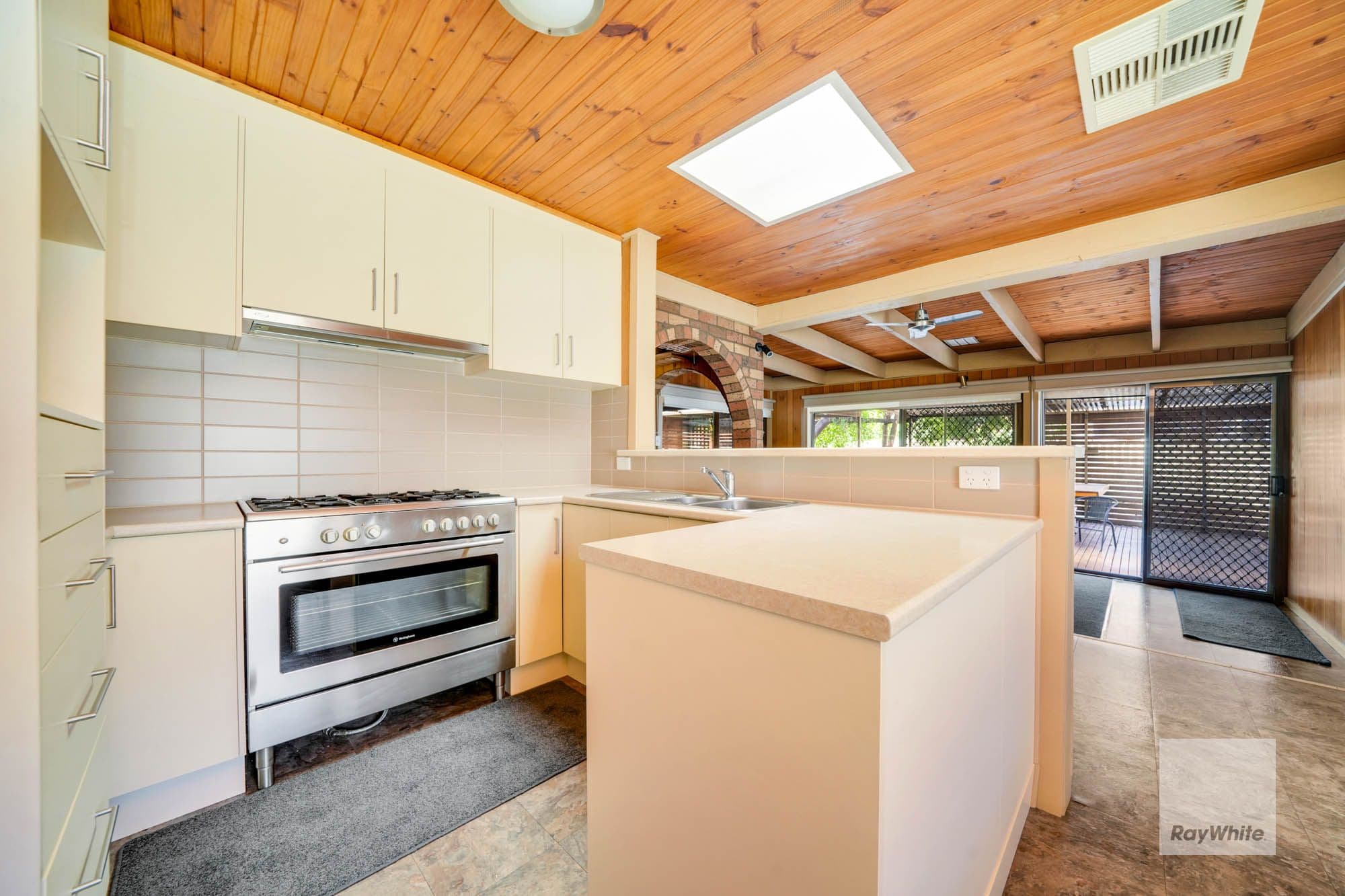 6 Tadstan Drive, Tullamarine VIC 3043, Tullamarine - Thumbnail 6