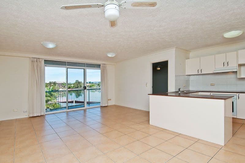 12 Taylor Street, BIGGERA WATERS QLD 4216, Biggera Waters - Thumbnail 4
