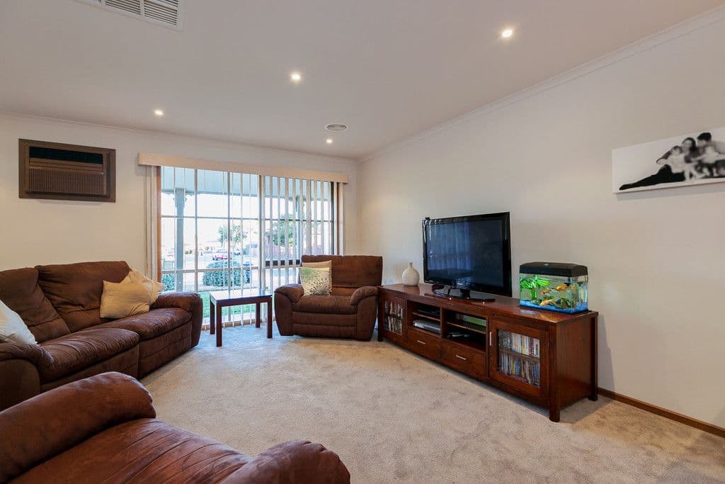 31 Horseshoe Crescent, EPPING VIC 3076, Epping - Thumbnail 3