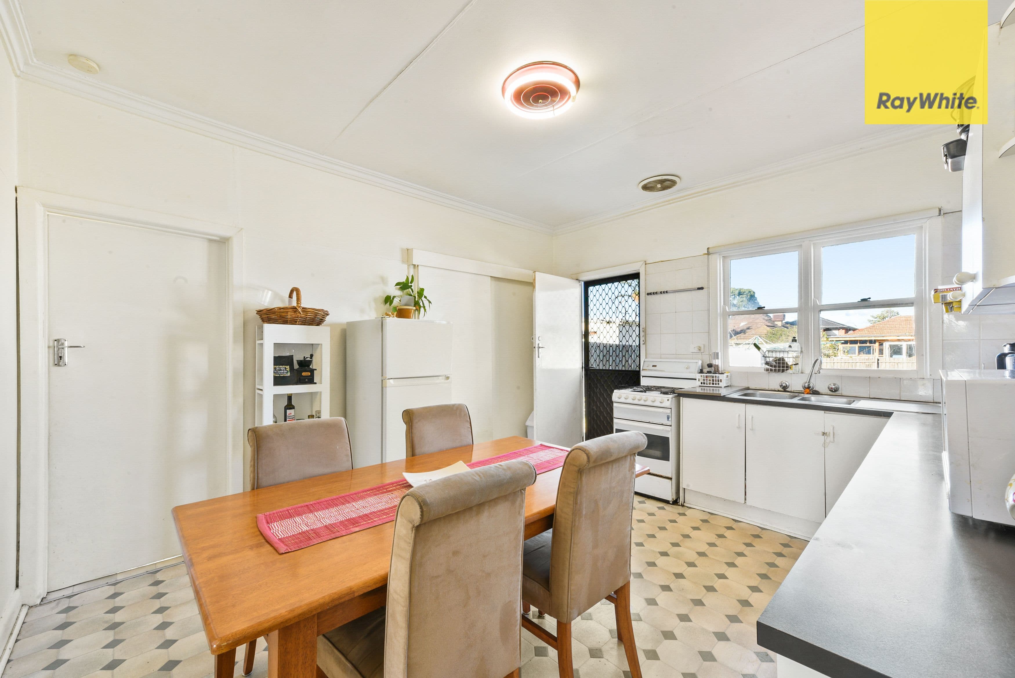 41 Sandford Avenue, Sunshine North VIC 3020, Sunshine North - Thumbnail 4