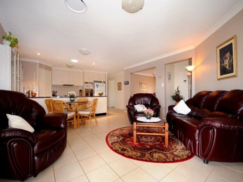 5 Fadden Crescent, MIDDLE RIDGE QLD 4350, Middle Ridge - Thumbnail 2