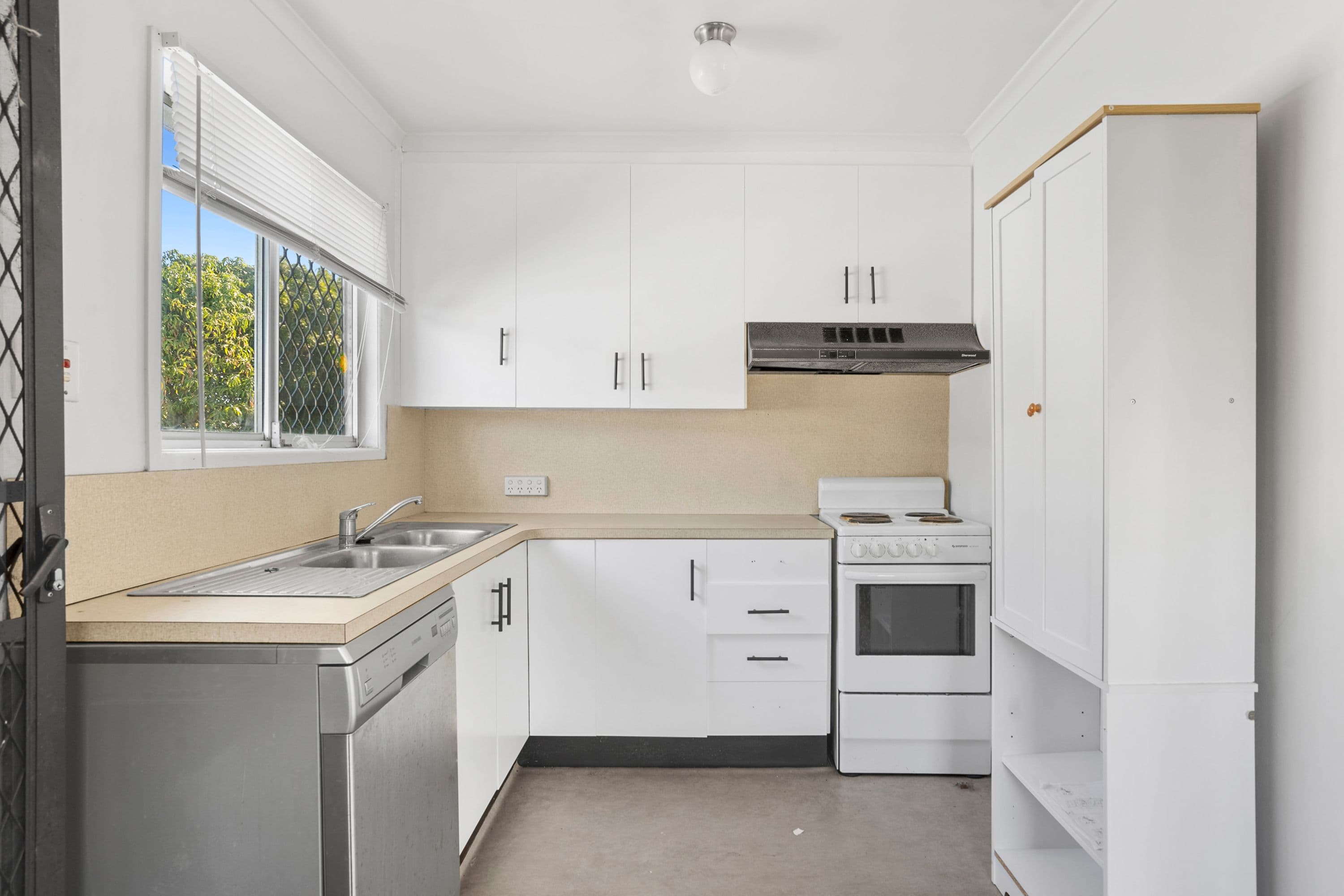 29 Ettie Street, Redcliffe QLD 4020, Redcliffe - Thumbnail 4