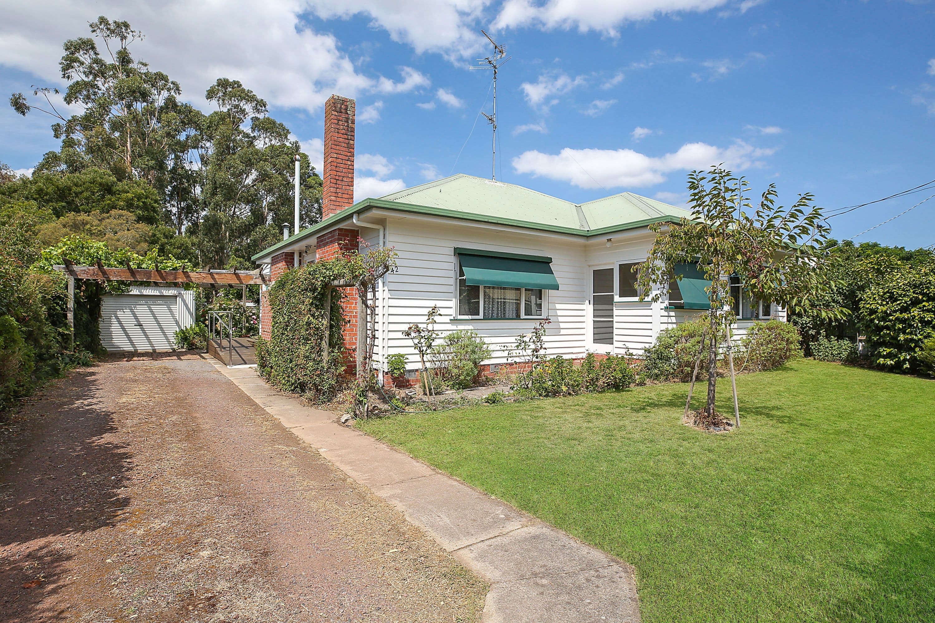 42 Talbot Street, Colac VIC 3250, Colac - Image 1