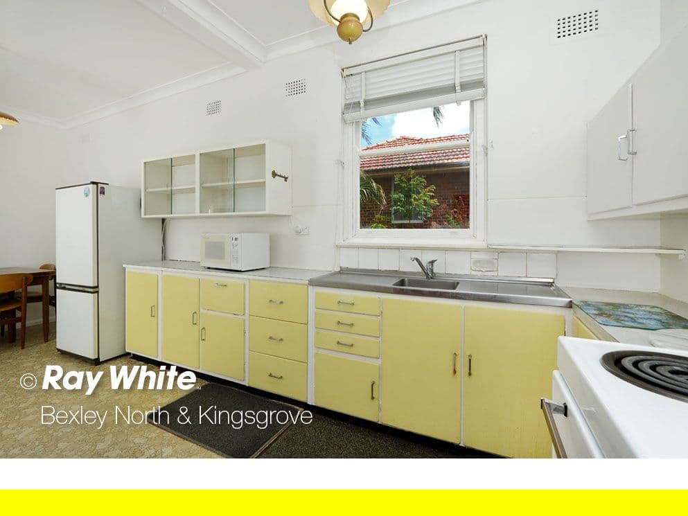 4 Junee Crescent, Kingsgrove - Thumbnail 4