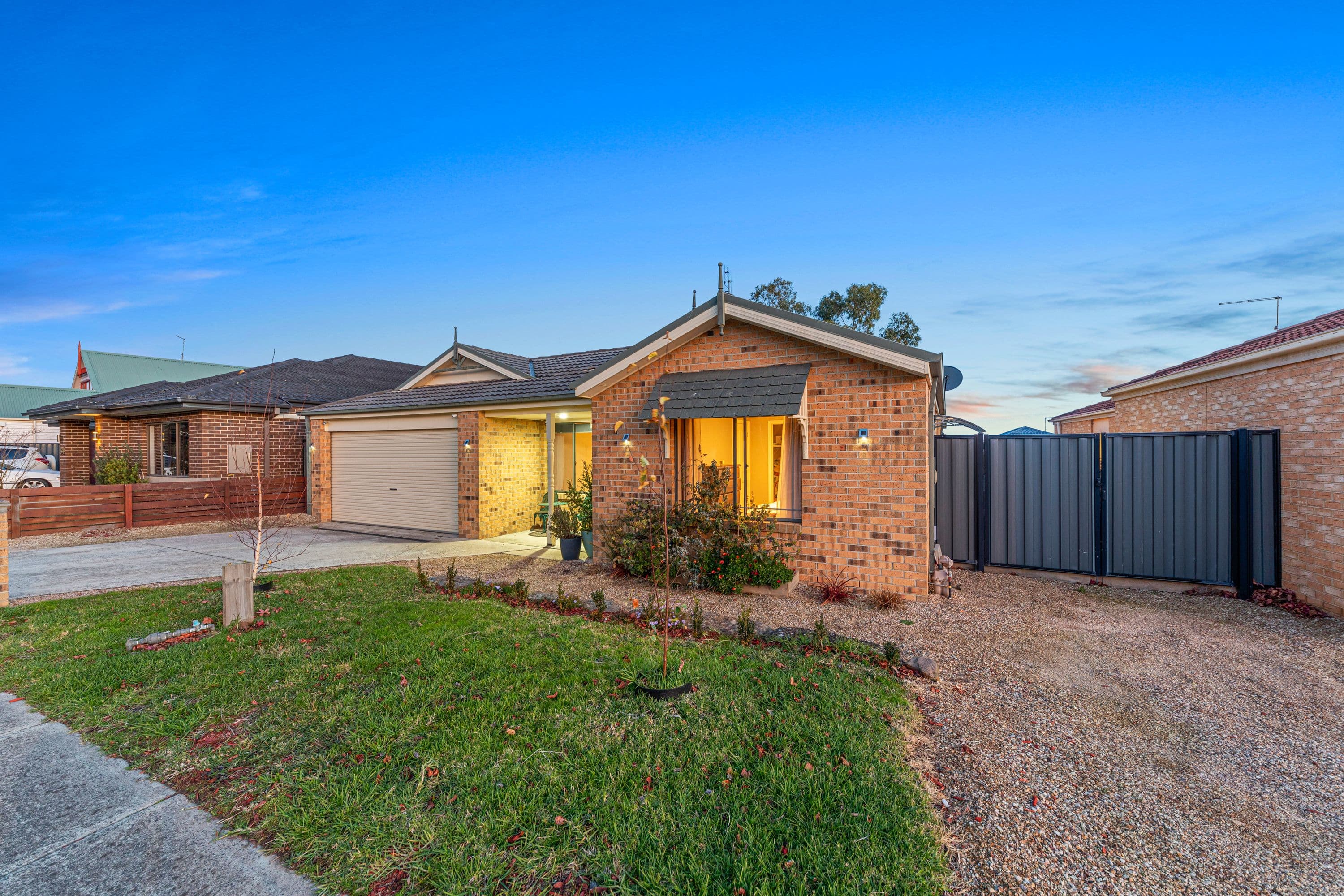 82 Windermere Boulevard, Pakenham VIC 3810, Pakenham - Thumbnail 3